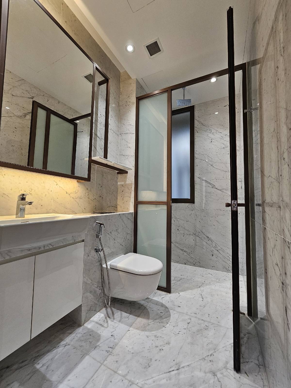 Solutions_Carousel_RVD-04 (Project_8hullet_02)